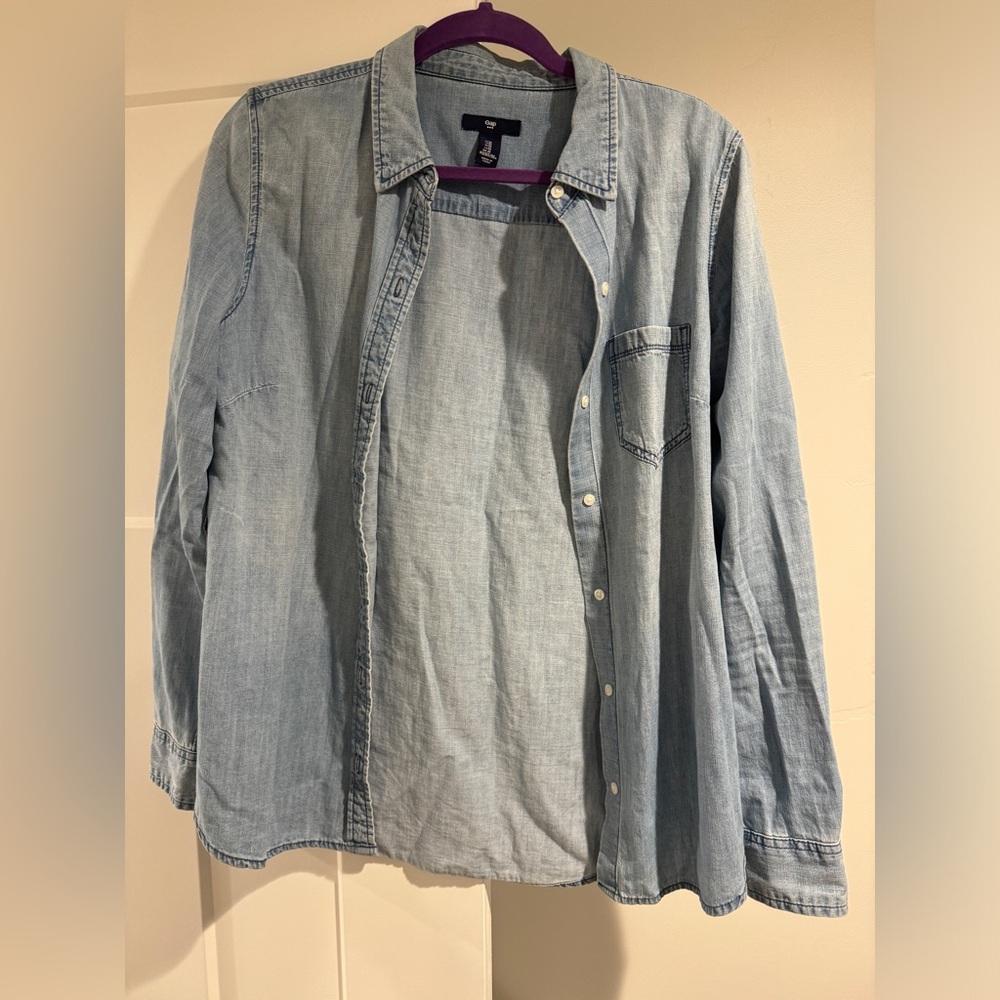 Gap chambray (denim) shirt, perfect condition, size M